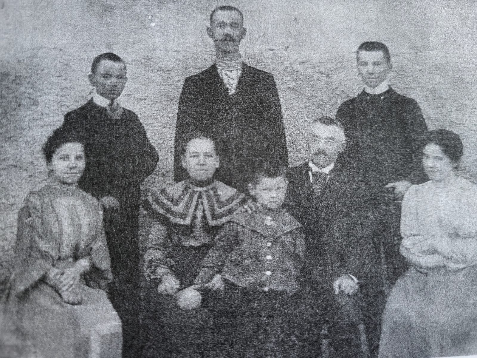 Rodinná fotografia r. 1905
