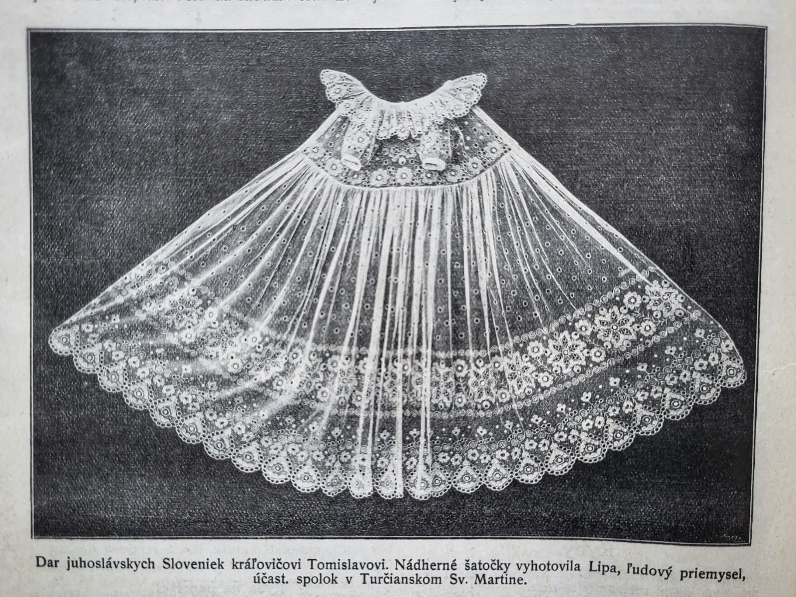 Vyšívané šaty z produkcie Lipy, Živena 1928