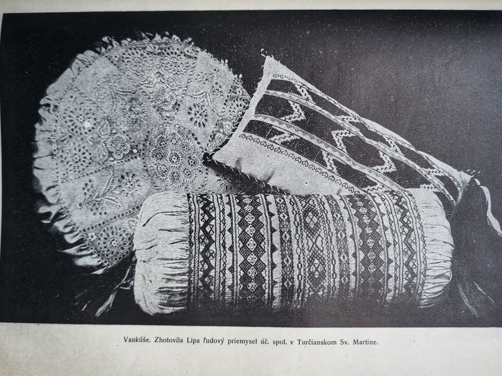 Vyšívané vankúše z produkcie Lipy, Živena 1928